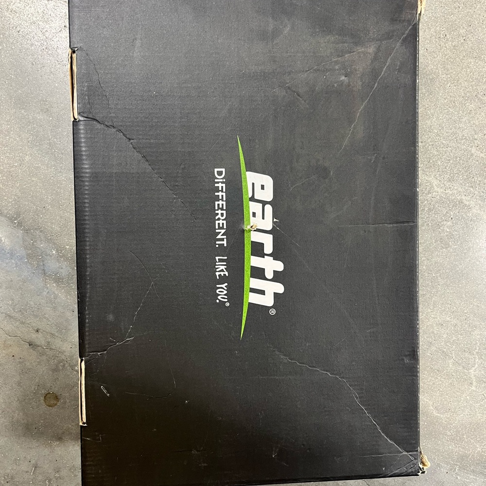 Earth caribou suede lodge boots